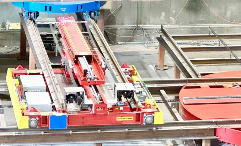 Rail-guided-vehicles-with-turntable-system-in-application